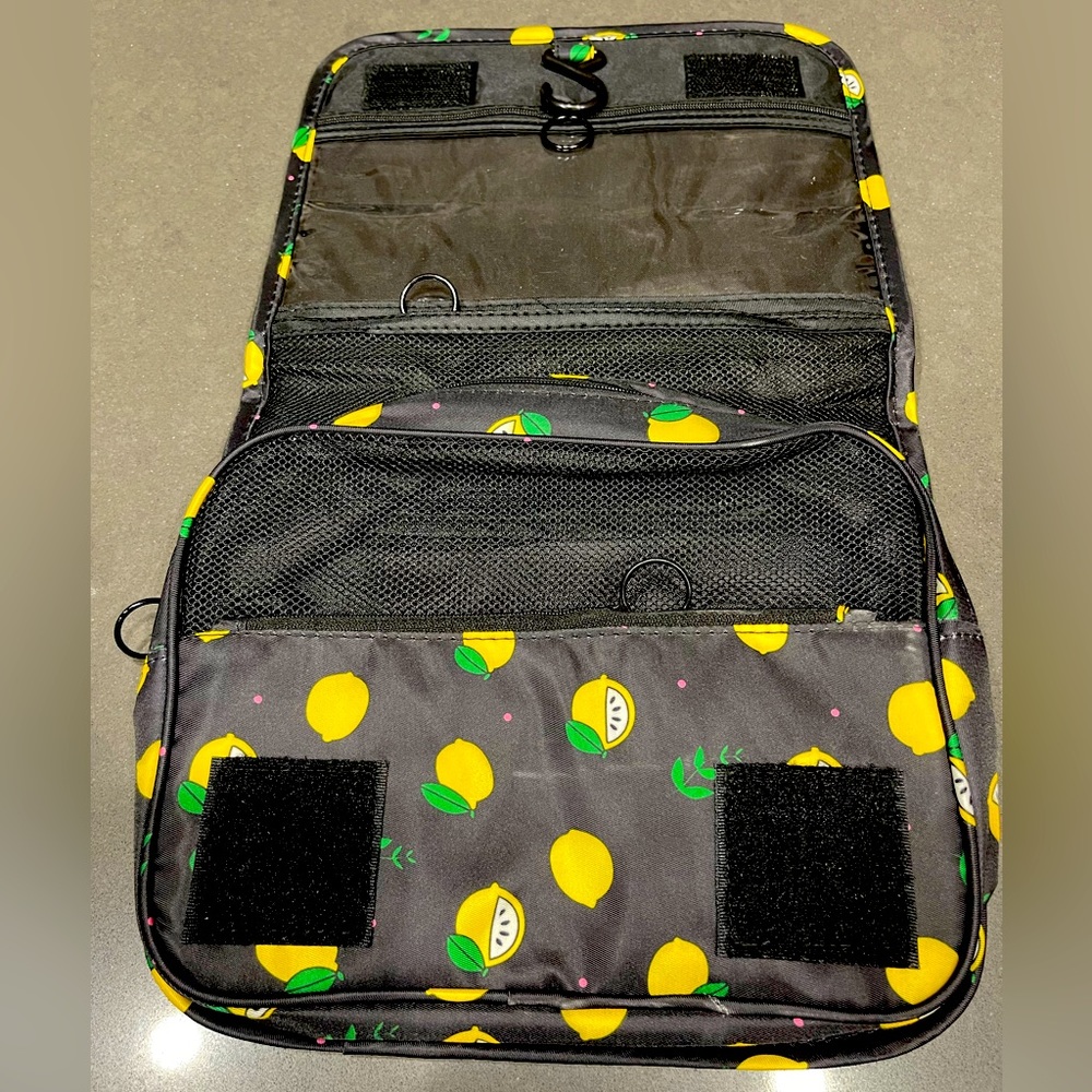 NWT Travel Organizer. Compact then opens to organize & hold jewelry or cosmetics